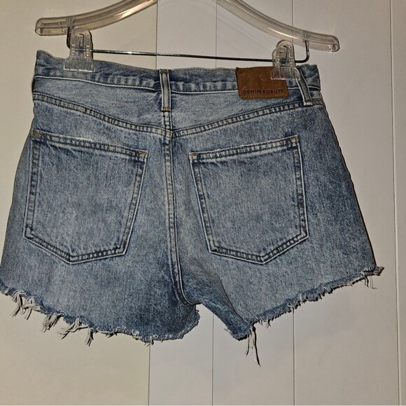 Aritzia Denim Forum Women's  The Ex Boyfriend Denim Short Light Wash Size 26 EUC - Picture 10 of 16